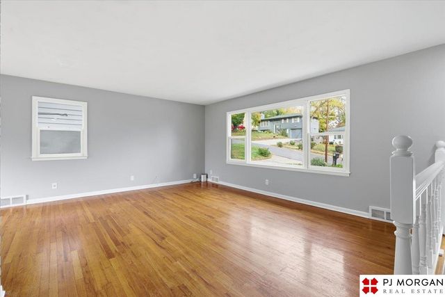 3927 Read Street, Omaha, NE 68112