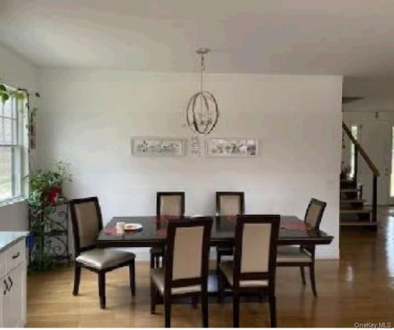 67 Squiretown Road, Hampton Bays, NY 11946