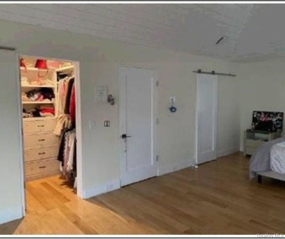 67 Squiretown Road, Hampton Bays, NY 11946