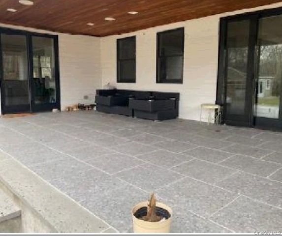 67 Squiretown Road, Hampton Bays, NY 11946