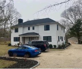 67 Squiretown Road, Hampton Bays, NY 11946