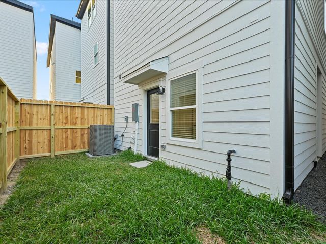 4814 Cochran Street, Houston, TX 77009