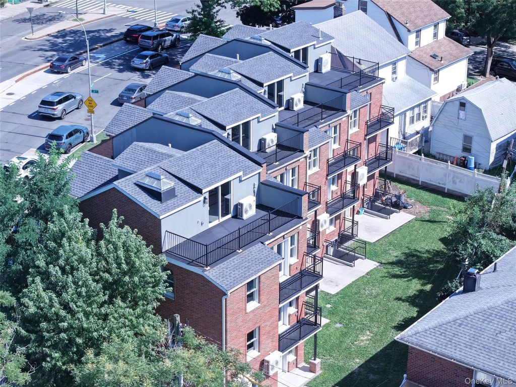 37-08 Francis Lewis Boulevard, Bayside, NY 11361 — photo 2