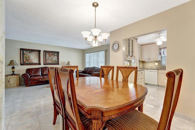 806 SE 7th Street 201, Deerfield Beach, FL 33441