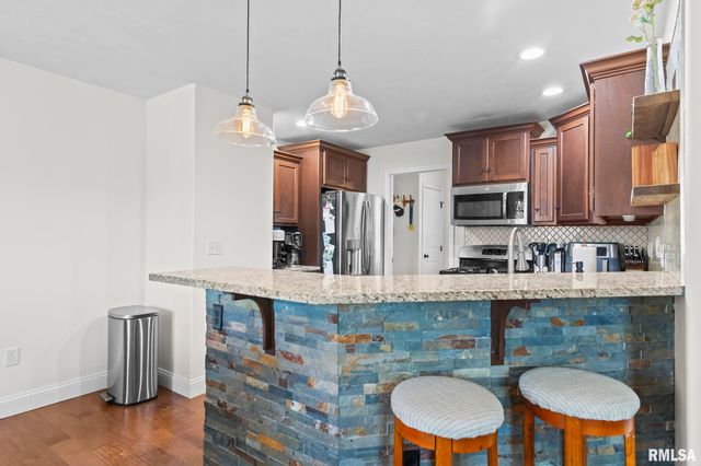 1623 PRAIRIE VISTA Drive, Chatham, IL 62629