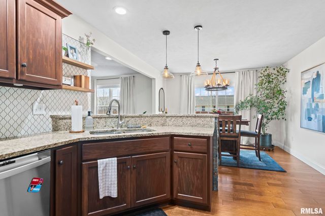 1623 PRAIRIE VISTA Drive, Chatham, IL 62629