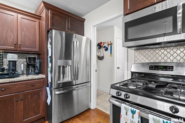 1623 PRAIRIE VISTA Drive, Chatham, IL 62629