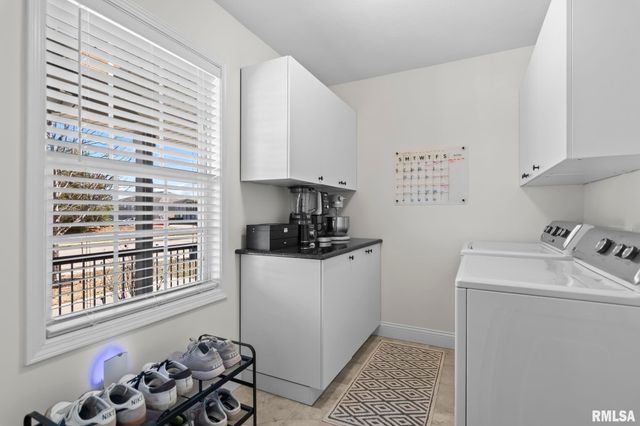 1623 PRAIRIE VISTA Drive, Chatham, IL 62629