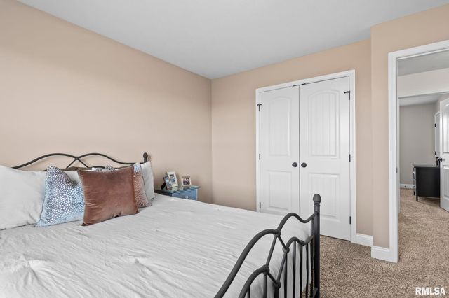 1623 PRAIRIE VISTA Drive, Chatham, IL 62629