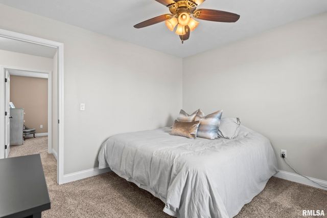 1623 PRAIRIE VISTA Drive, Chatham, IL 62629