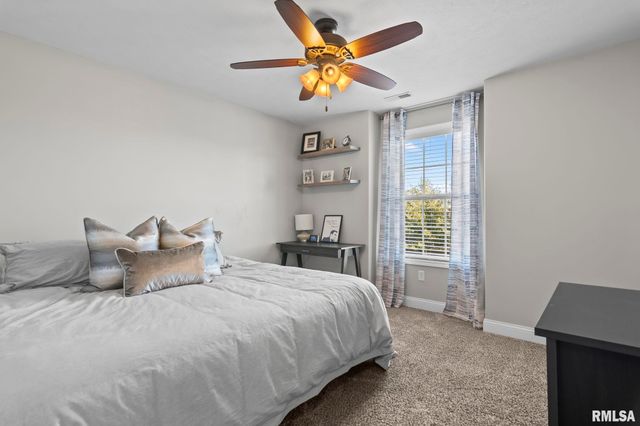 1623 PRAIRIE VISTA Drive, Chatham, IL 62629