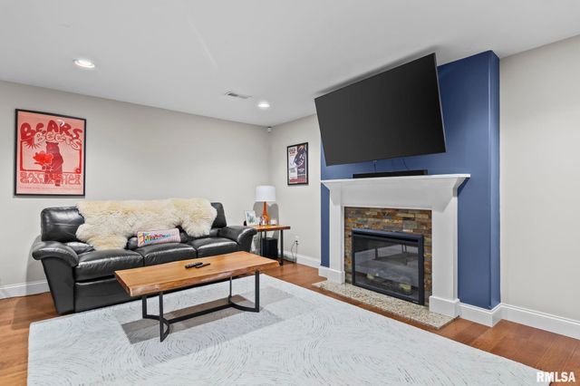 1623 PRAIRIE VISTA Drive, Chatham, IL 62629