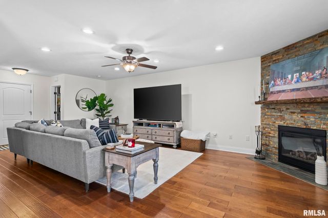 1623 PRAIRIE VISTA Drive, Chatham, IL 62629