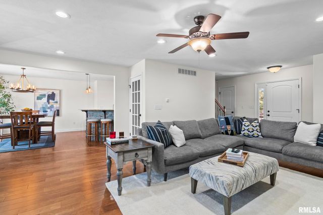 1623 PRAIRIE VISTA Drive, Chatham, IL 62629