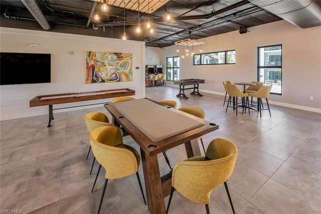 1125 Central AVE 373, Naples, FL 34102