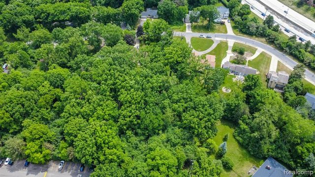 16034 Meadowood Avenue, Southfield, MI 48076