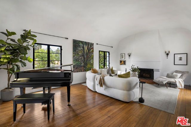 3456 Ben Lomond Place, Los Angeles, CA 90027