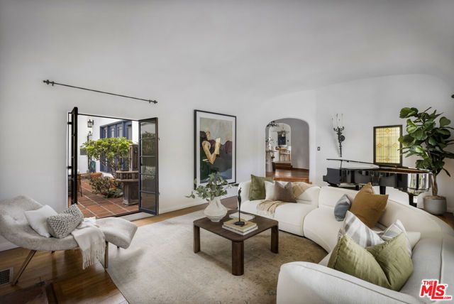 3456 Ben Lomond Place, Los Angeles, CA 90027