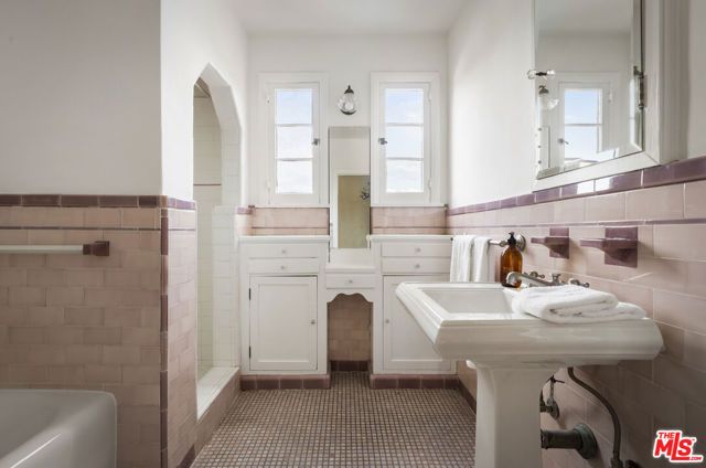3456 Ben Lomond Place, Los Angeles, CA 90027