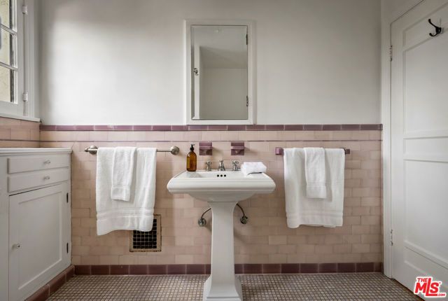 3456 Ben Lomond Place, Los Angeles, CA 90027