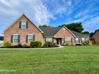 301 Stonebreeze Drive, Powell, TN 37849