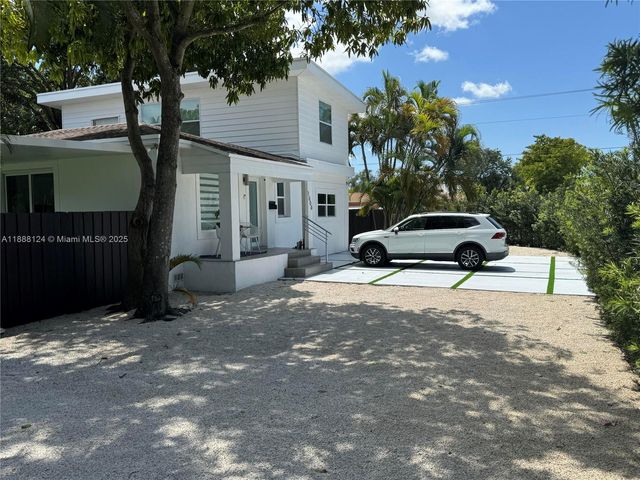 1000 NE 134th St, North Miami, FL 33161