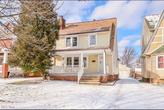 1016 Quilliams Road, Cleveland Heights, OH 44121