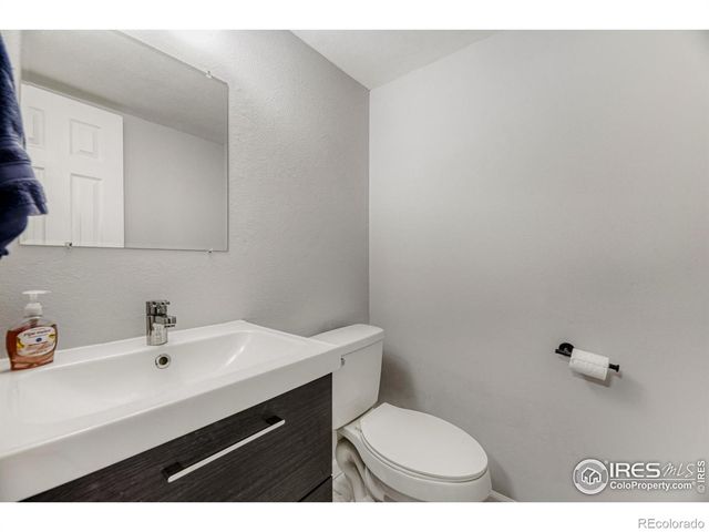 11293 W 18th Avenue, Lakewood, CO 80215
