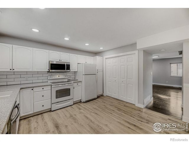 11293 W 18th Avenue, Lakewood, CO 80215