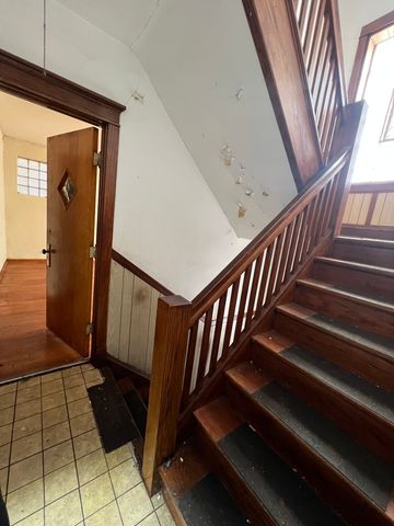 1432 N Luna Avenue, Chicago, IL 60651