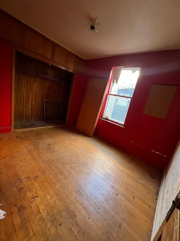 1432 N Luna Avenue, Chicago, IL 60651