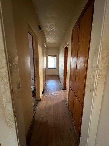 1432 N Luna Avenue, Chicago, IL 60651