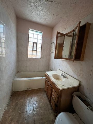 1432 N Luna Avenue, Chicago, IL 60651