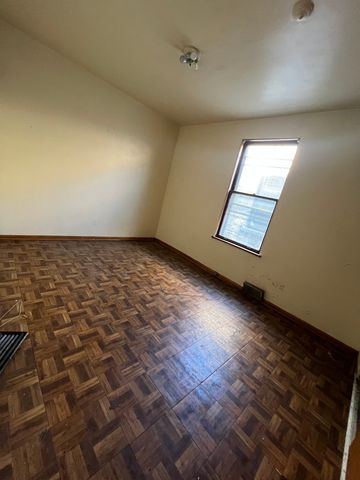 1432 N Luna Avenue, Chicago, IL 60651