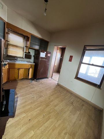 1432 N Luna Avenue, Chicago, IL 60651