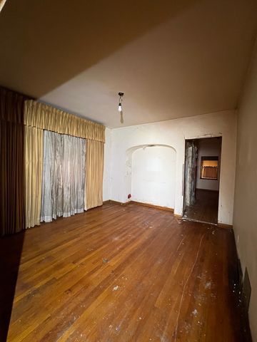 1432 N Luna Avenue, Chicago, IL 60651