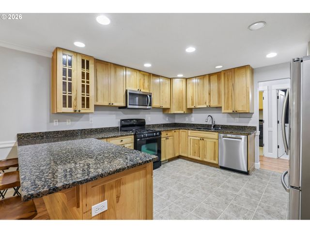 18200 Sw PHEASANT Ln, Beaverton, OR 97003