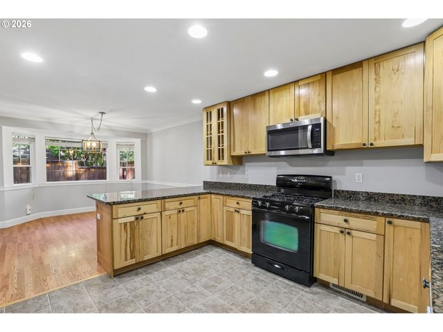18200 Sw PHEASANT Ln, Beaverton, OR 97003
