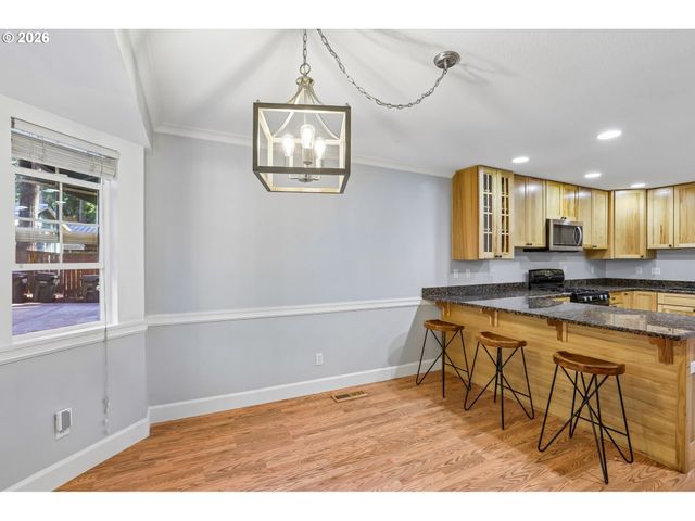 18200 Sw PHEASANT Ln, Beaverton, OR 97003
