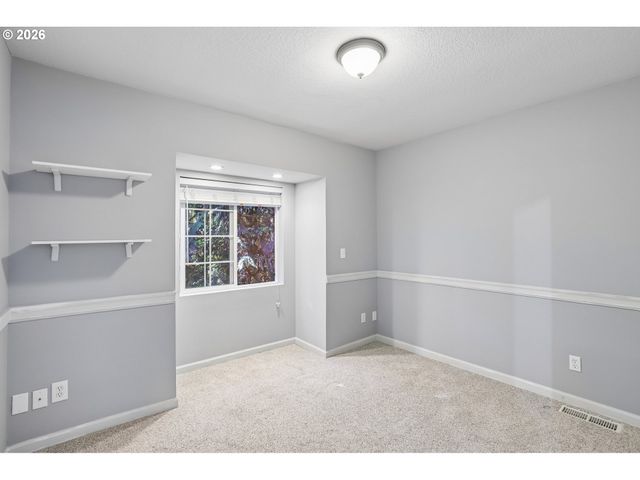 18200 Sw PHEASANT Ln, Beaverton, OR 97003