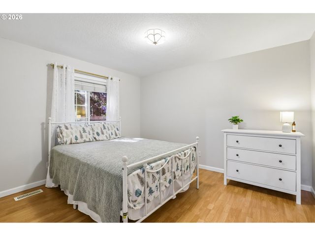 18200 Sw PHEASANT Ln, Beaverton, OR 97003