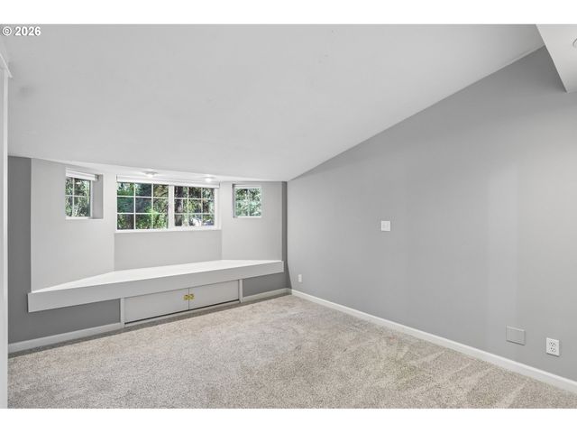 18200 Sw PHEASANT Ln, Beaverton, OR 97003