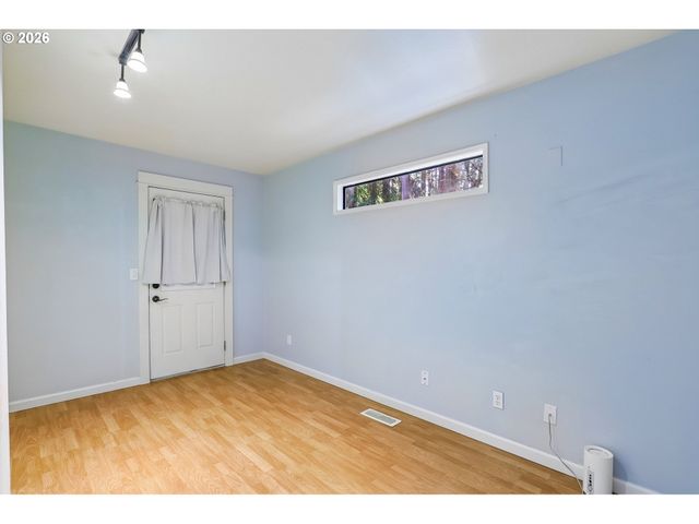18200 Sw PHEASANT Ln, Beaverton, OR 97003