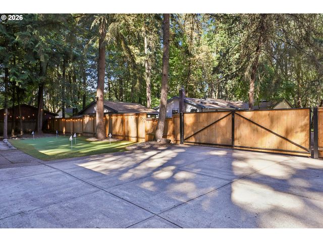 18200 Sw PHEASANT Ln, Beaverton, OR 97003