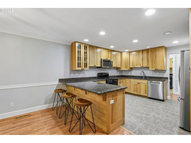 18200 Sw PHEASANT Ln, Beaverton, OR 97003