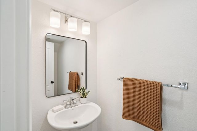 10178 Nick Way, Elk Grove, CA 95757