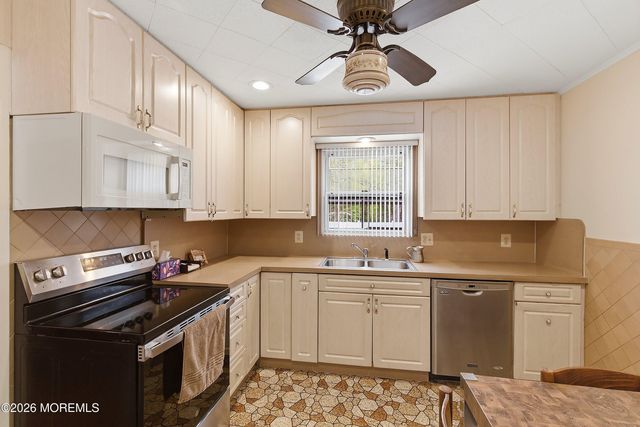 117 E Caranetta Terrace, Lakewood, NJ 08701