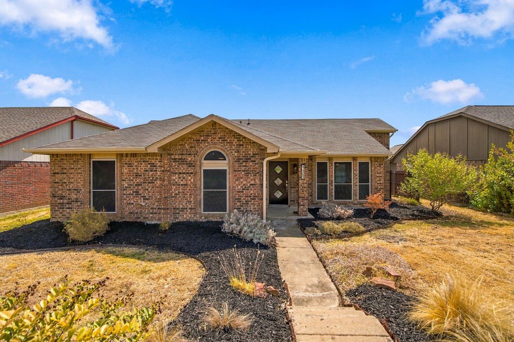 4405 Queen Circle, The Colony, TX 75056 — exterior