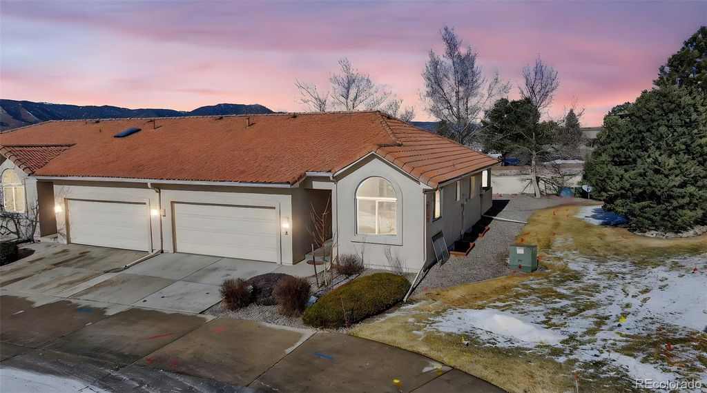 12 Luxury Lane, Colorado Springs, CO 80921