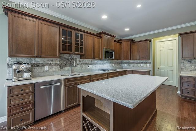 6410 Enclave Drive, Clarkston, MI 48348